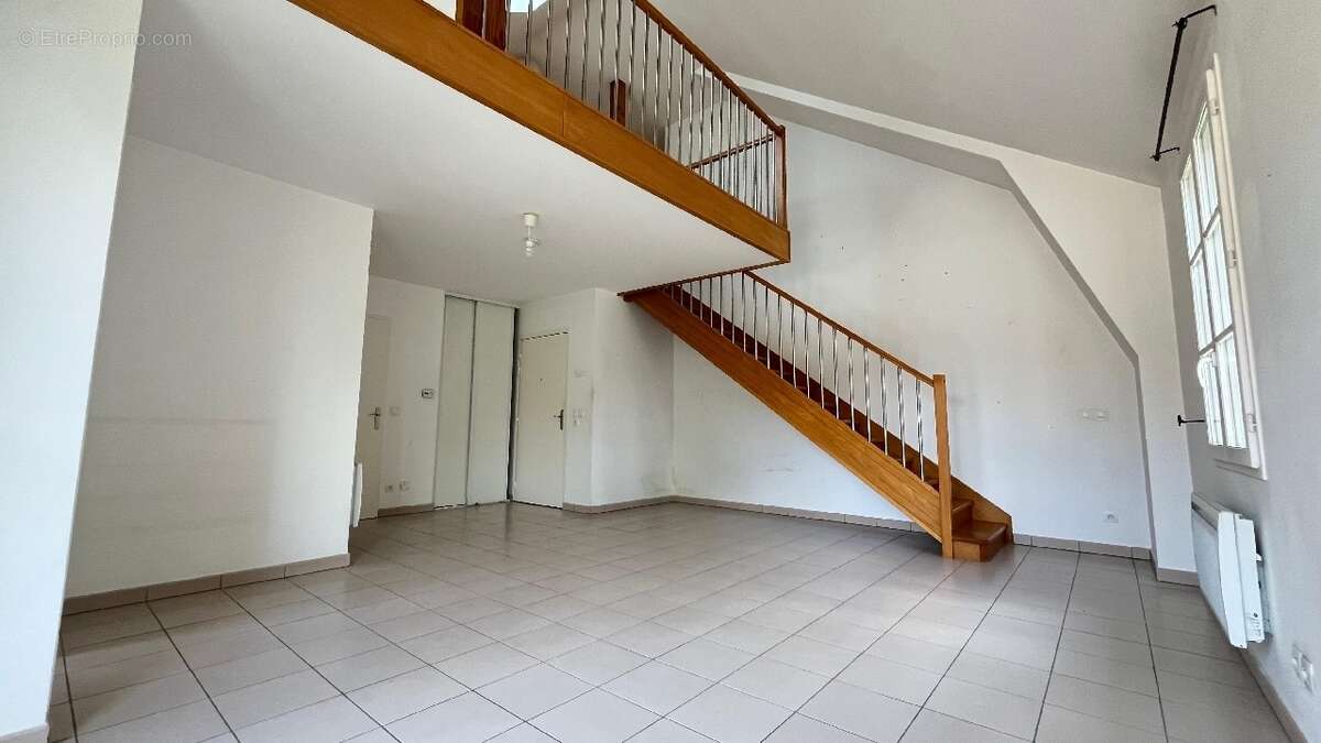 Appartement 108 m² à Louvres  - photo 2