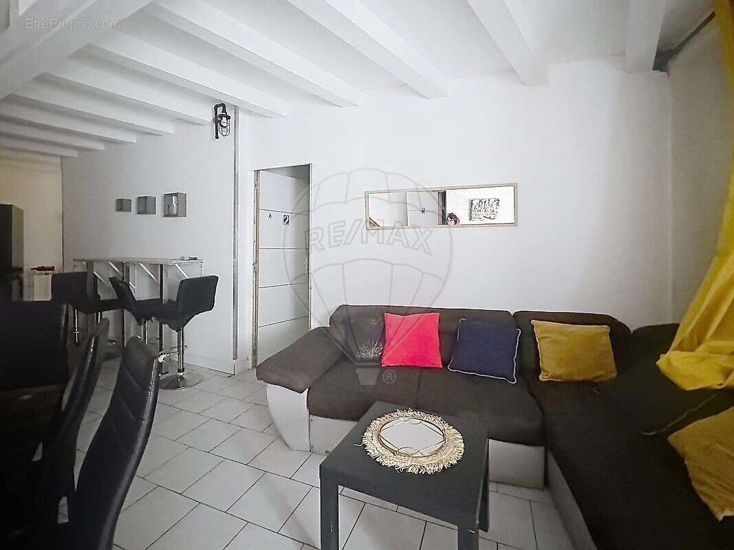 Autre à NIMES
