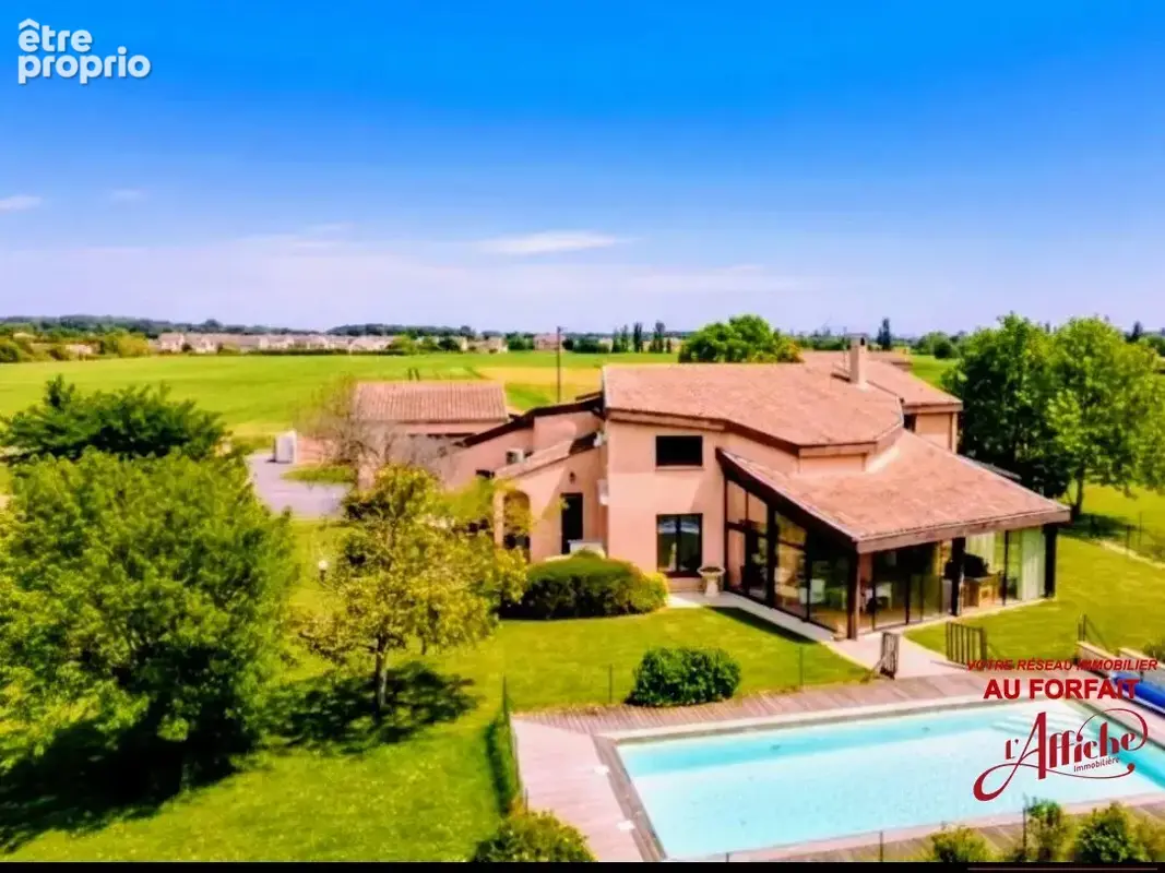 villa d'architecte de 255 m² sur 2700 m² de terrain - photo 1