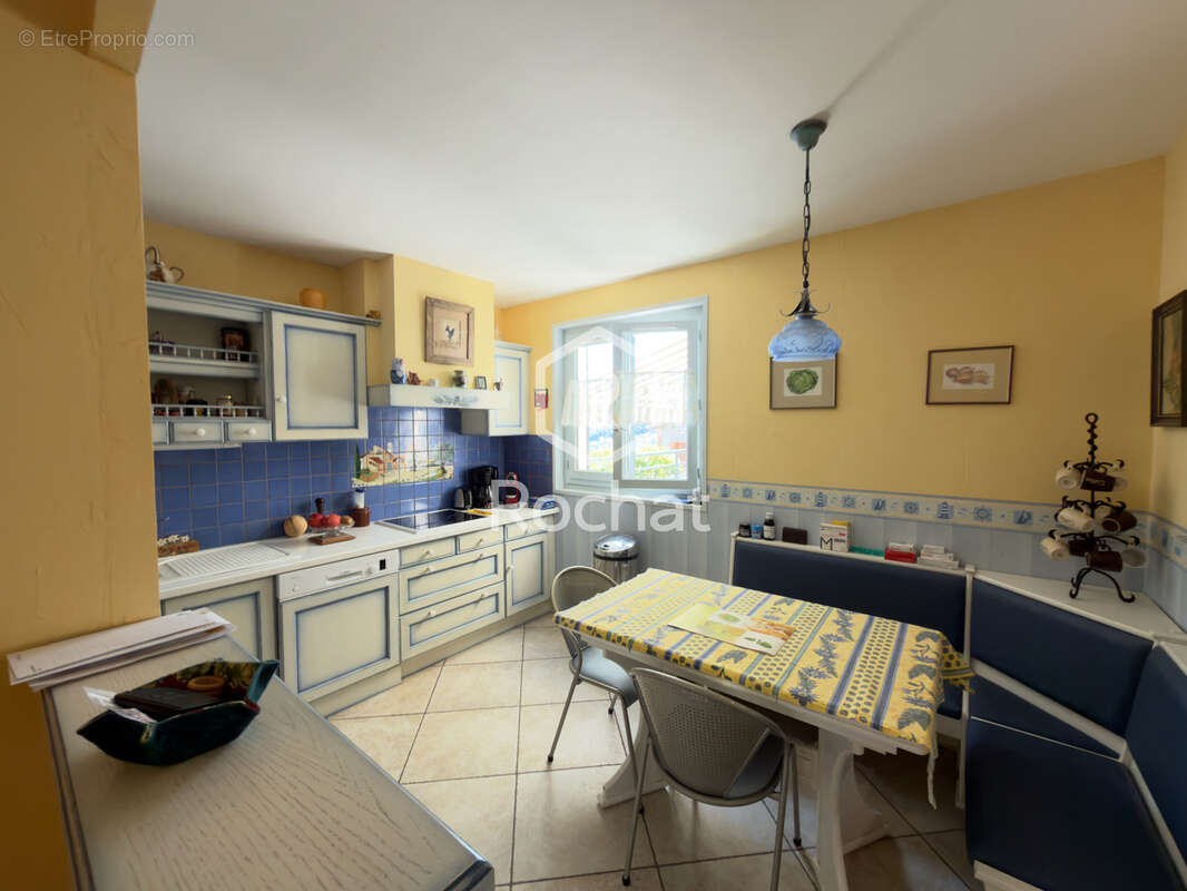 Viager occupé sur 10 ans Ensemble immobilier de 155 m2 à La Tour en Jarez (42580) - photo 9