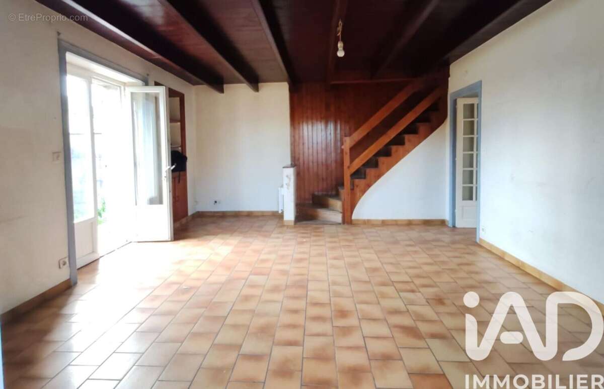 Photo 2 - Maison à SURGERES