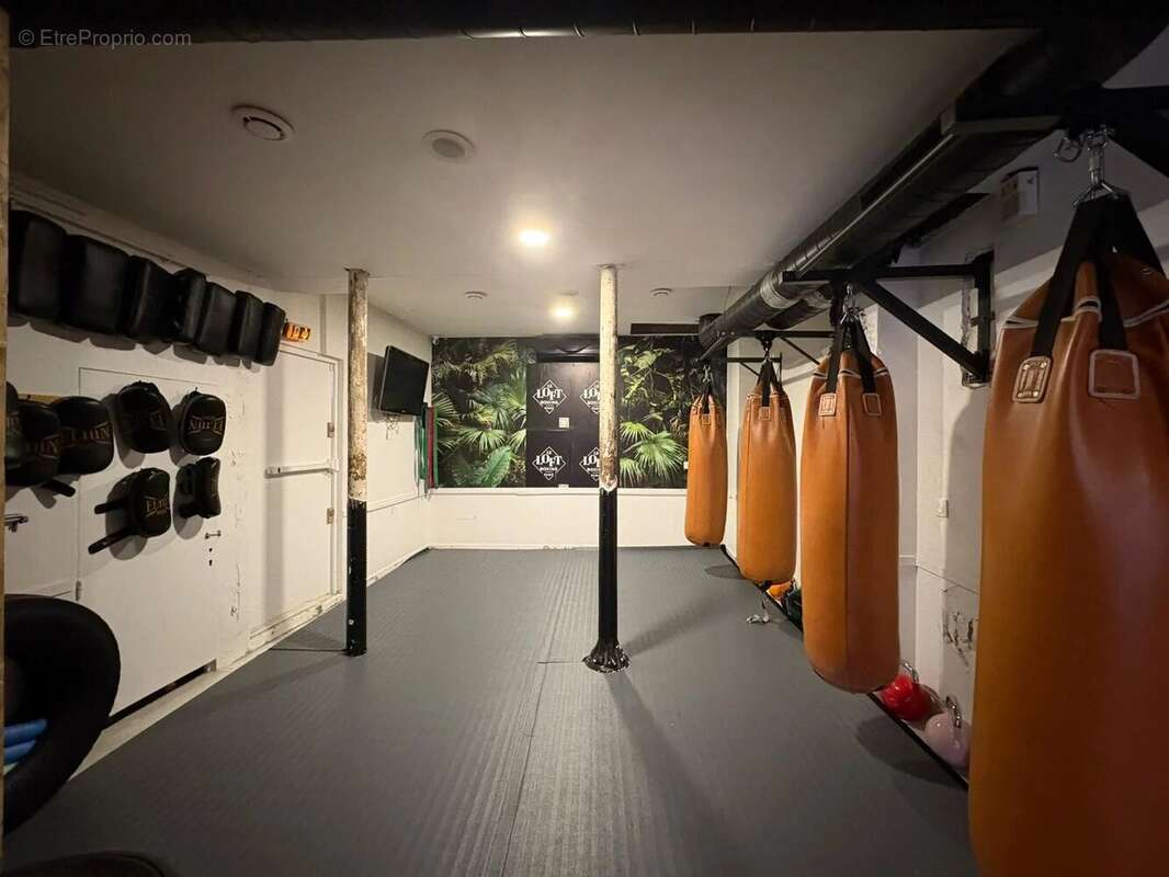 Commerce à PARIS-11E