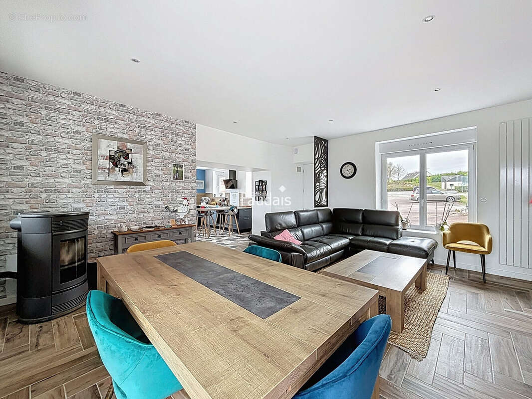 Maison 163 m² à Fierville-Les-Mines  - photo 4