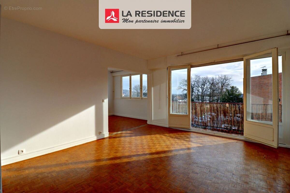 Appartement à VERNEUIL-SUR-SEINE