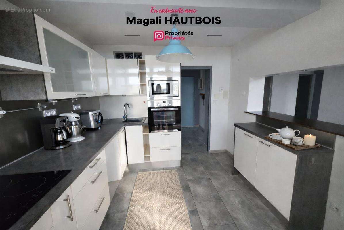 Appartement à DONVILLE-LES-BAINS
