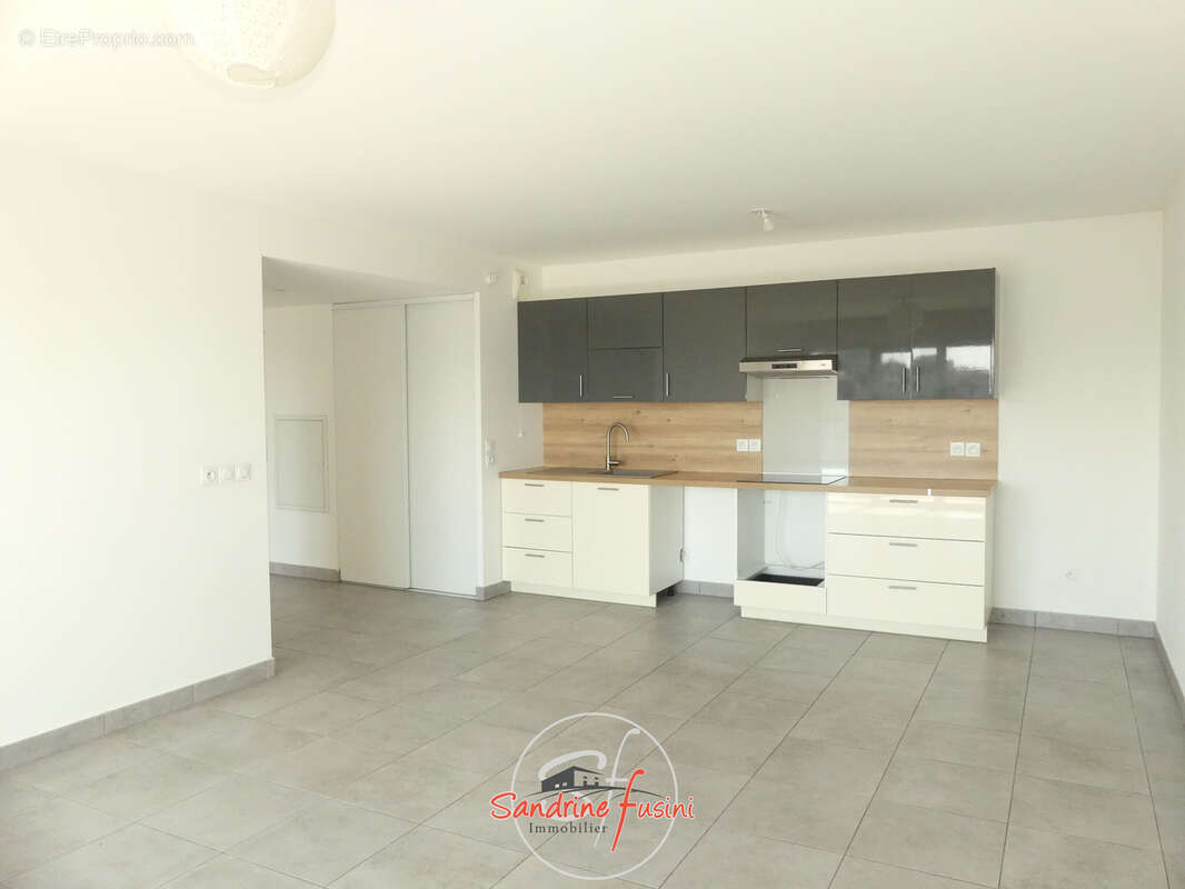Appartement à GATTIERES