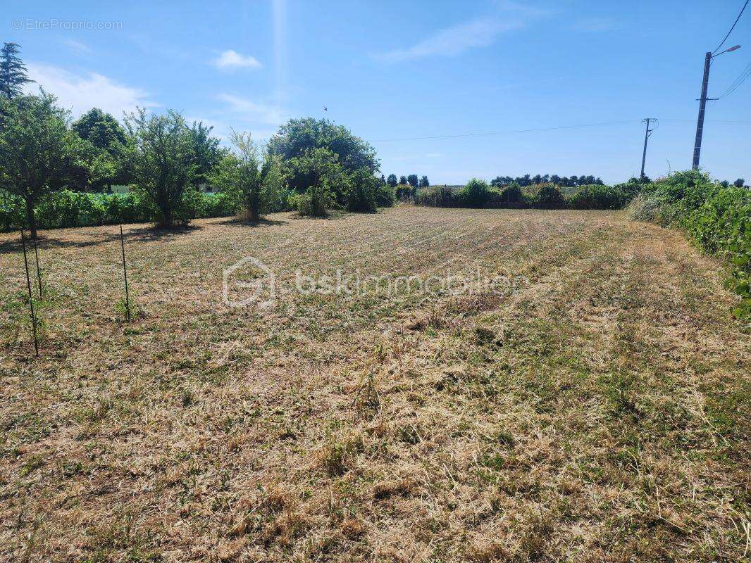  Terrain de 822 m²  - Saint-Rémy (79410) - Hors lotissement - photo 3