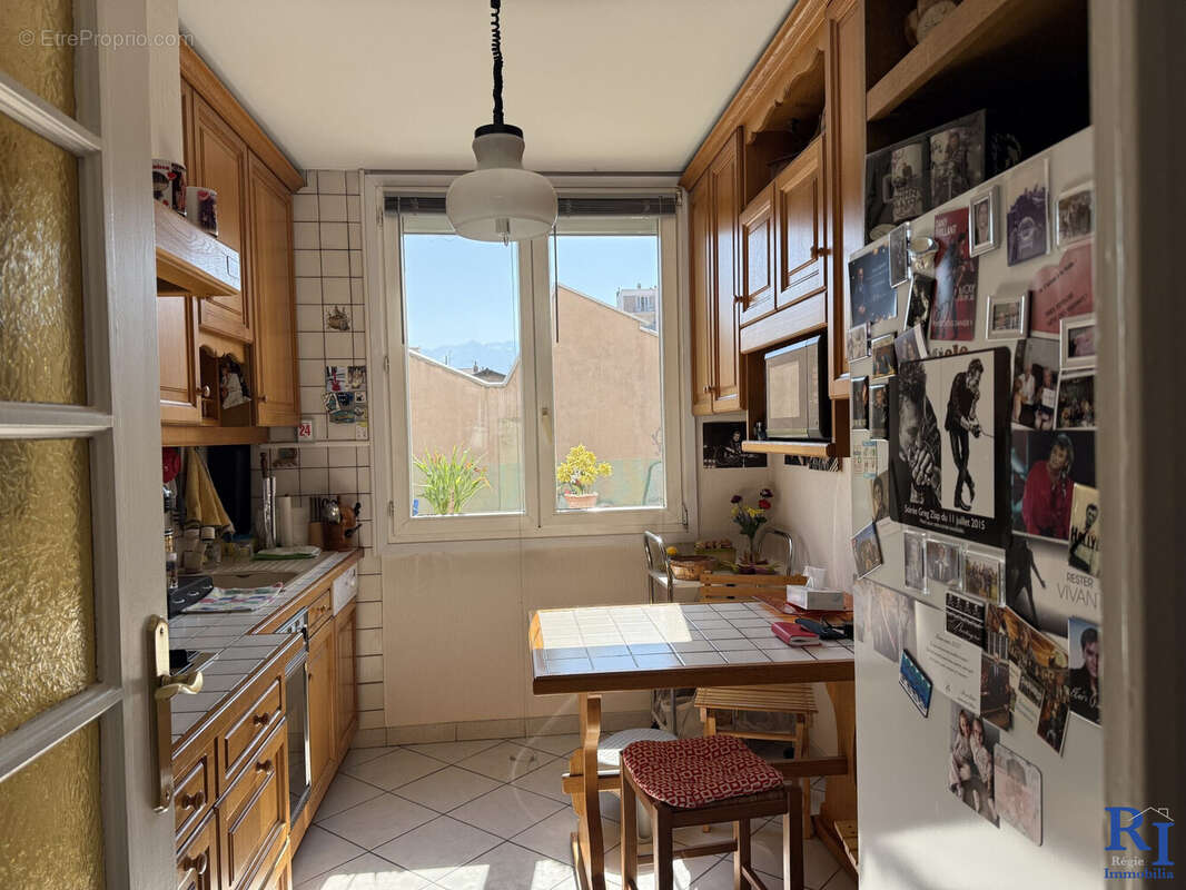 Cuisine dinatoire - Appartement à GRENOBLE