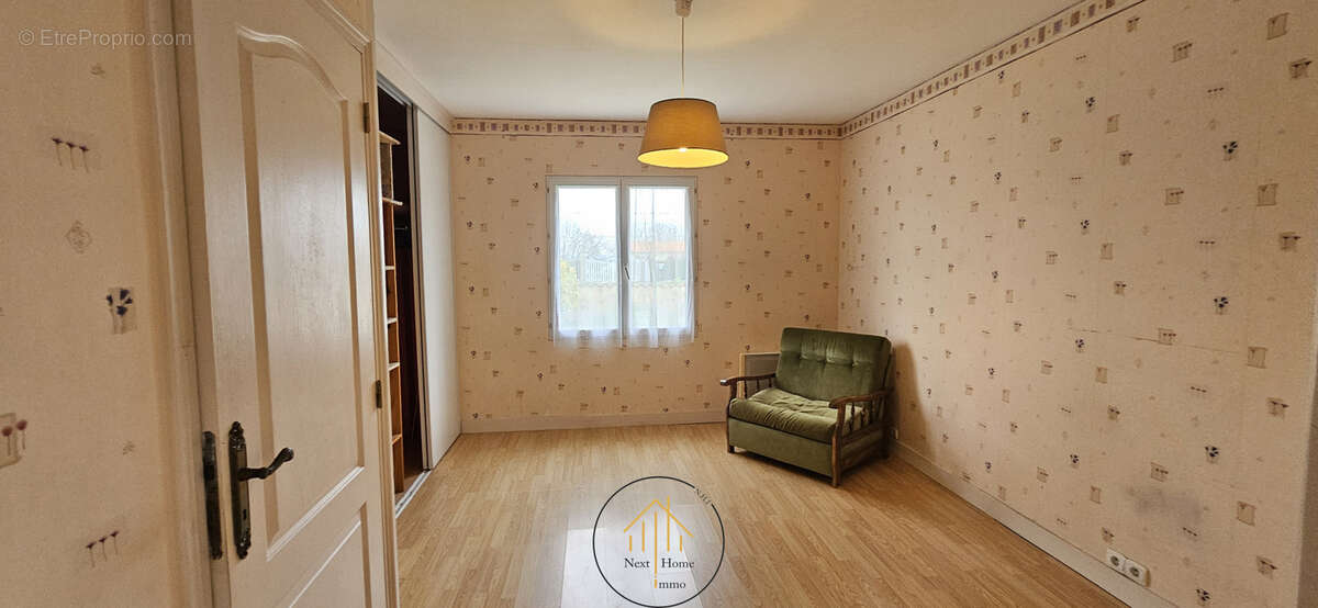 Maison à MONTMOREAU-SAINT-CYBARD