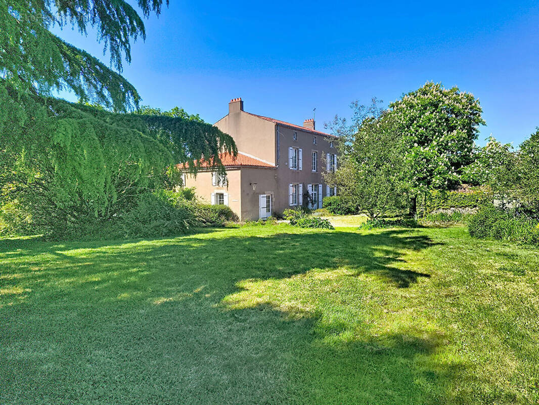 Maison à LE POIRE-SUR-VIE