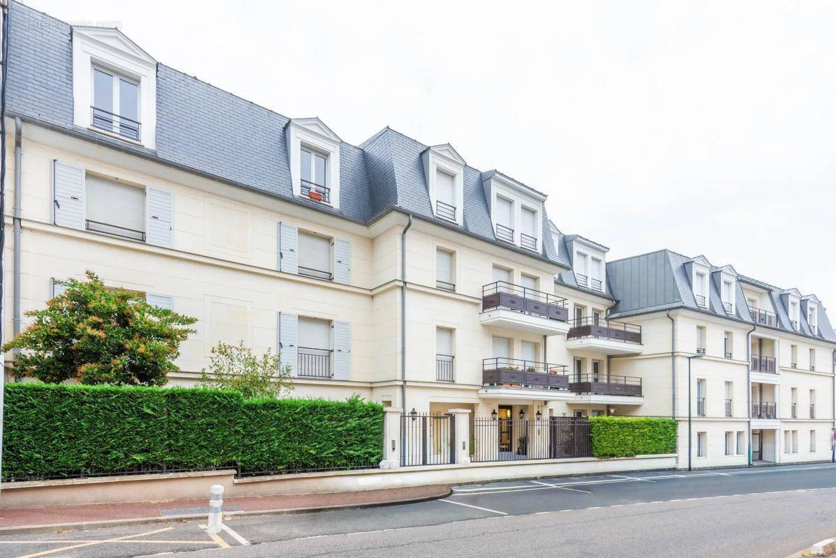 Appartement à SAINT-CYR-L'ECOLE