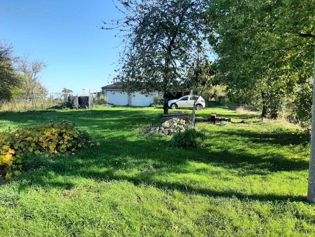 Maison à MONTOURNAIS