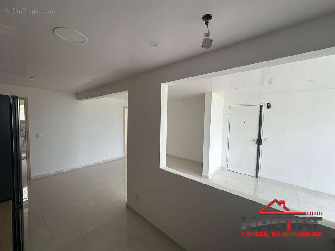 Appartement 54 m² à Fort-De-France  - photo 4