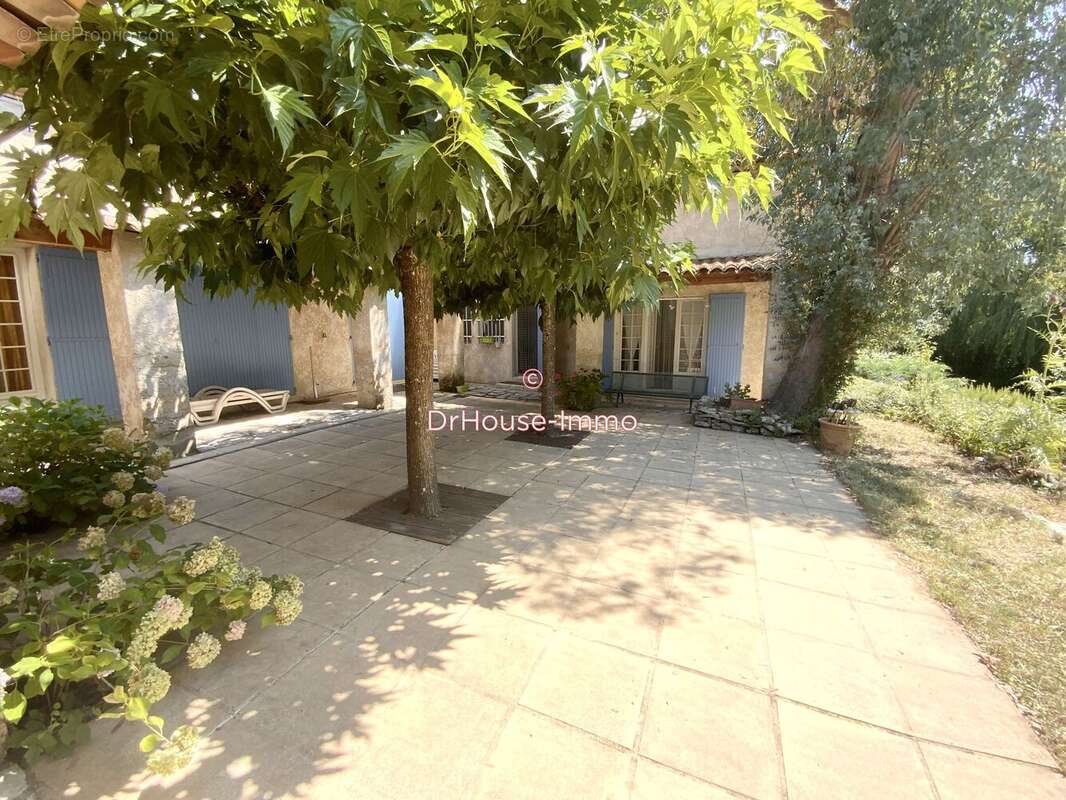 Maison à SAINT-ETIENNE-LES-ORGUES