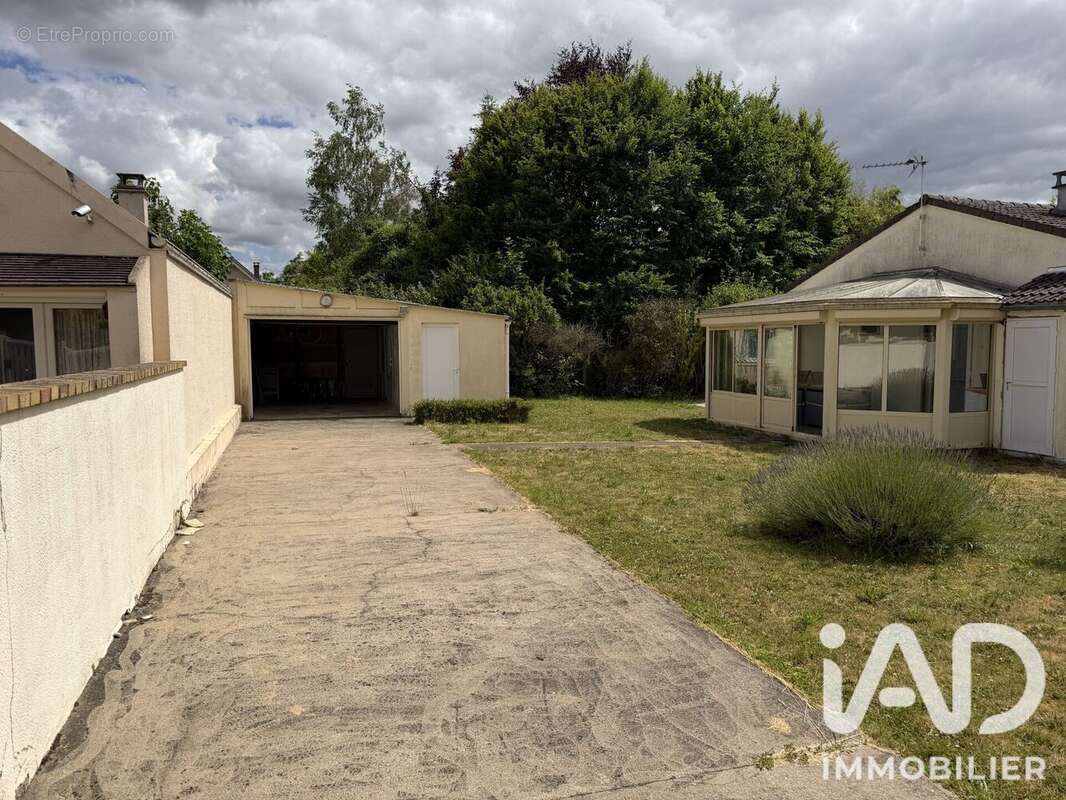 Photo 2 - Maison à MICHERY