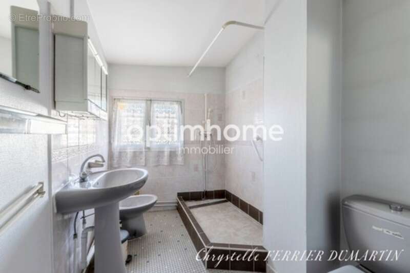 Maison à AMBARES-ET-LAGRAVE