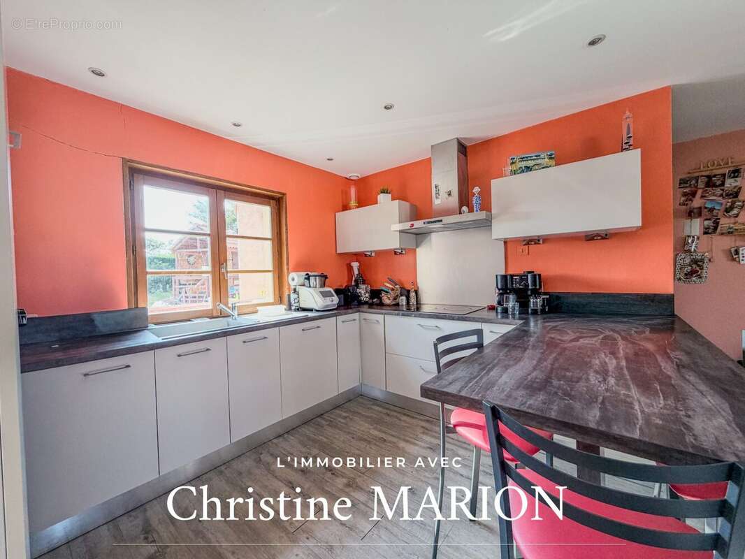 Maison 190 m² à Veauche  - photo 8