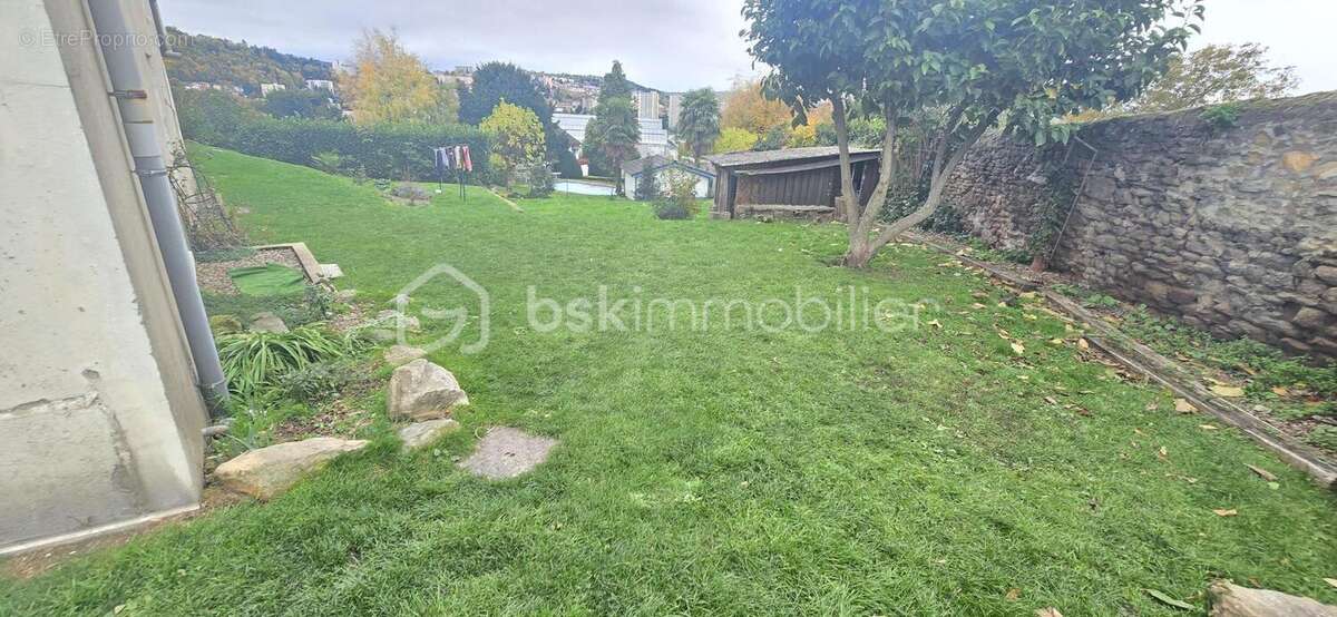 Appartement à SAINT-JEAN-BONNEFONDS