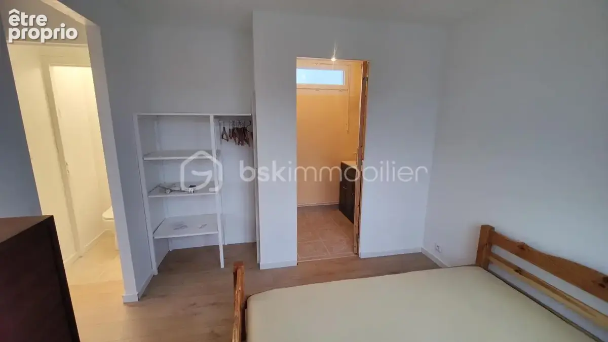 Radenac immeuble pour investisseur divisé en deux logements et un local professionnel - photo 12
