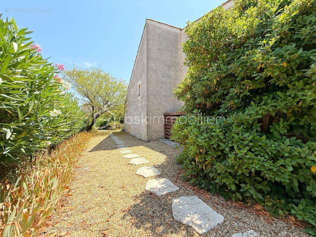 Colombiers – maison t4 de plain-pied – 148 m² – terrain de 999 m² – terrasses – véranda – atelier - photo 26