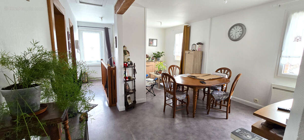 Appartement à LONGUEIL-ANNEL