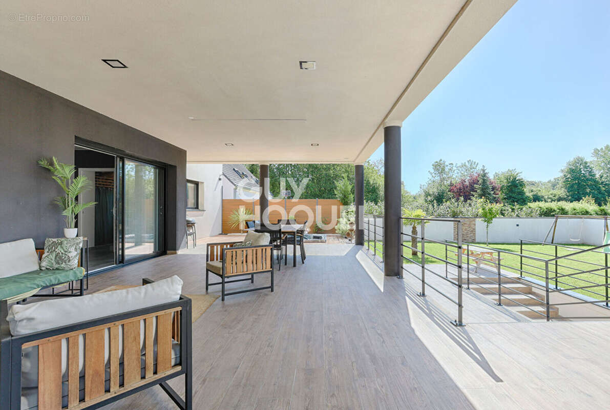 Maison à FONTENAY-TRESIGNY