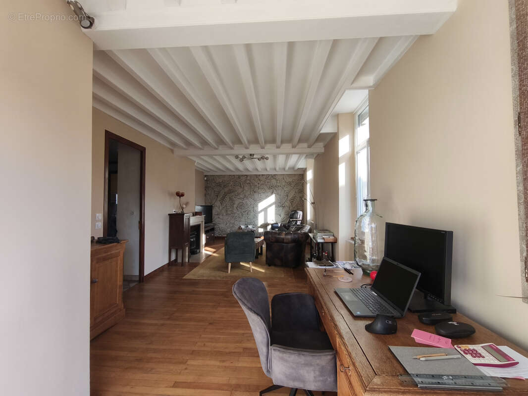 Maison à THEZILLIEU