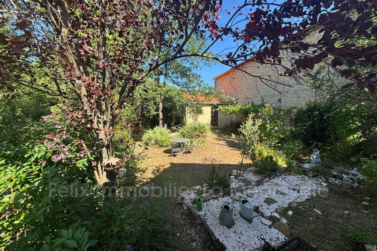 Maison 123 m² à Bouzic  - photo 8