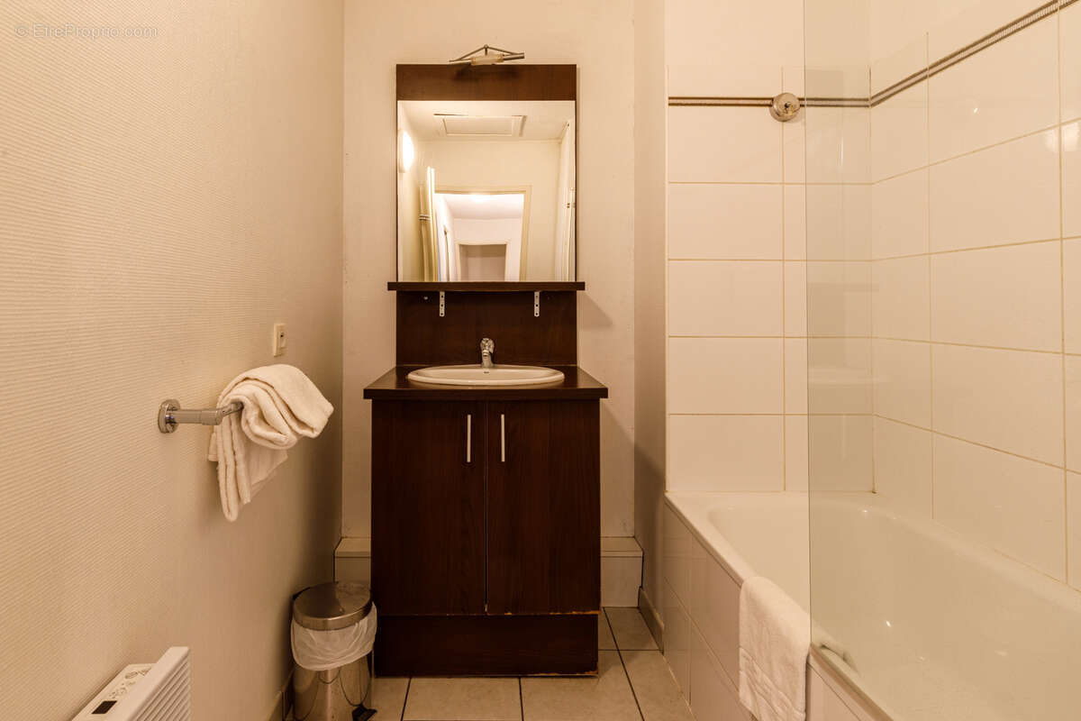 Appartement à SAINT-JEAN-D'ILLAC