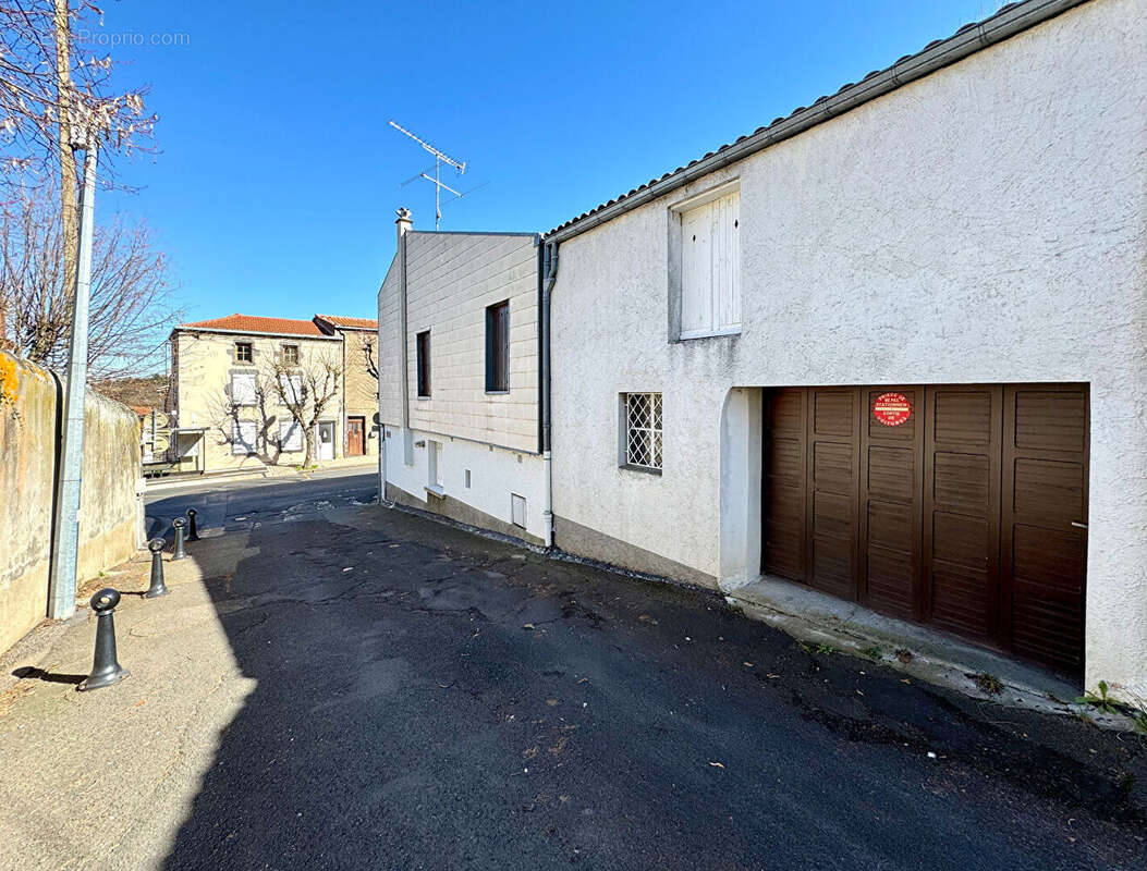Maison à CEYRAT