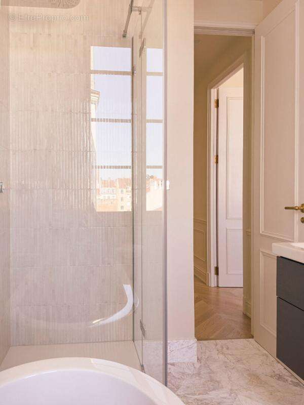 Appartement à LYON-6E