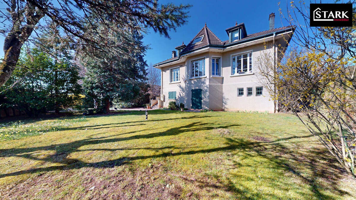 Maison 235 m² à Grand-Charmont  - photo 2