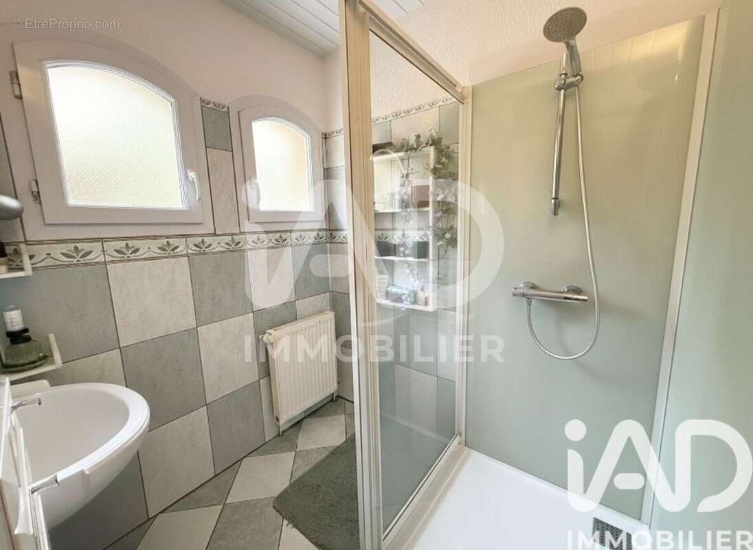 Maison 139 m² à Notre-Dame-De-L'isle  - photo 8