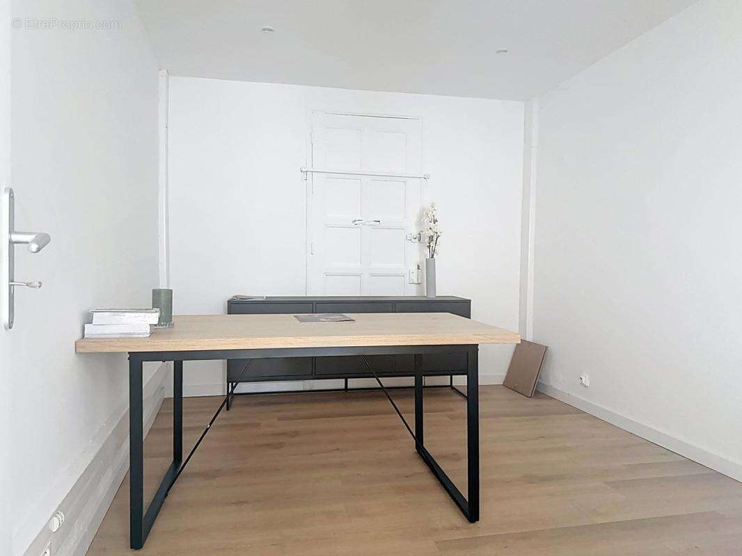 Avignon extra muros 1ere ceinture face aux remparts local / bureau 57 m² avec vitrine - photo 2