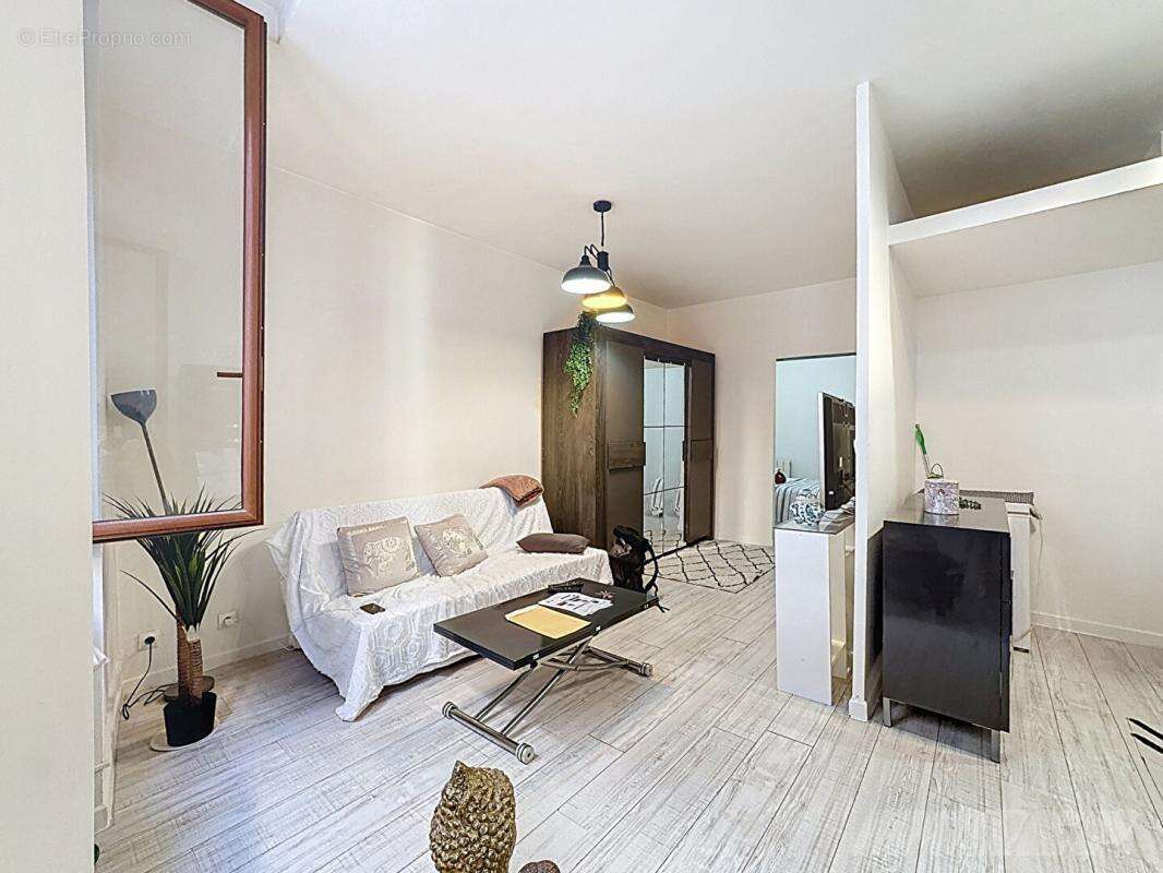 Appartement à MARSEILLE-2E