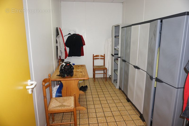 Commerce à PARAY-LE-MONIAL