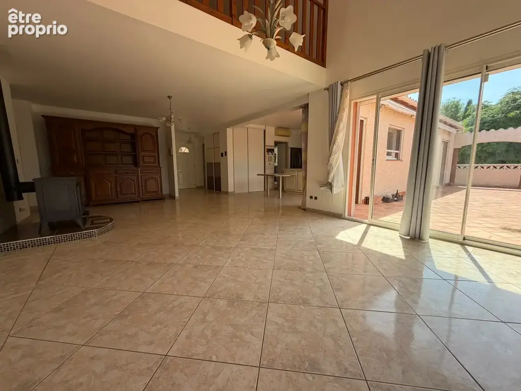 Une opportunité exceptionnelle : 175 m2 habitables sur un de terrain piscinable de 1380m2 - photo 4