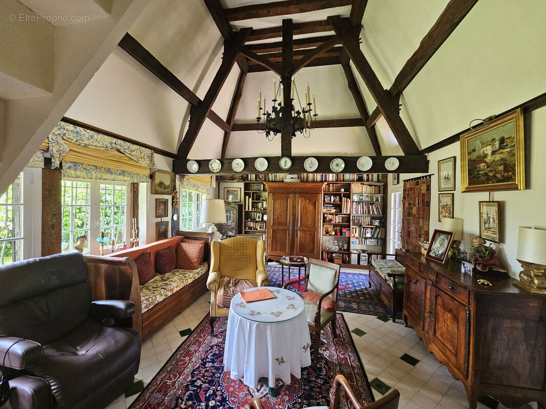 Maison à CORMEILLES