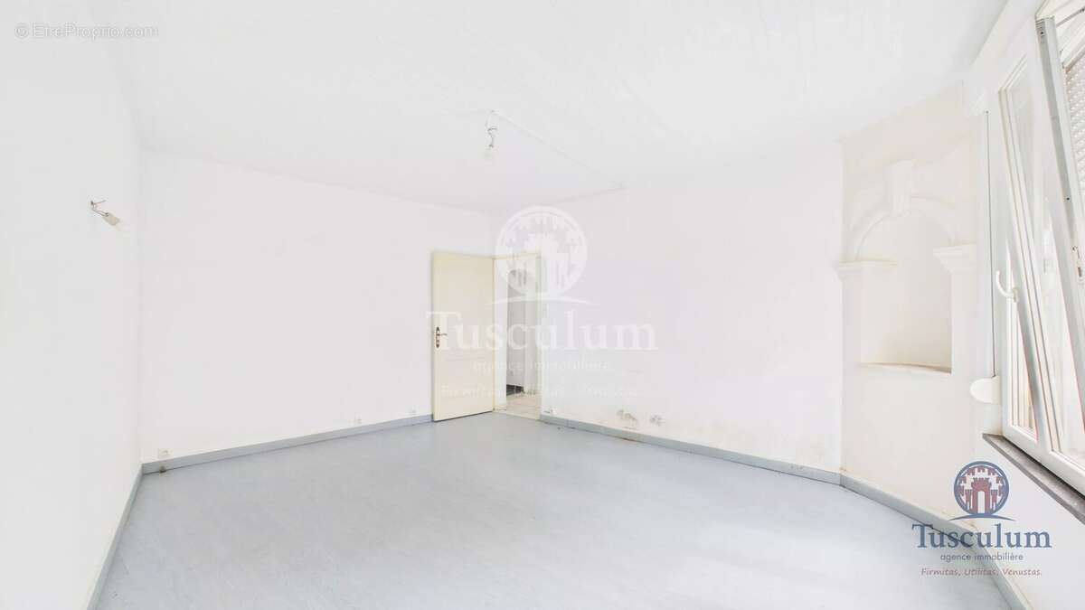 Maison divisée en deux appartements - photo 7