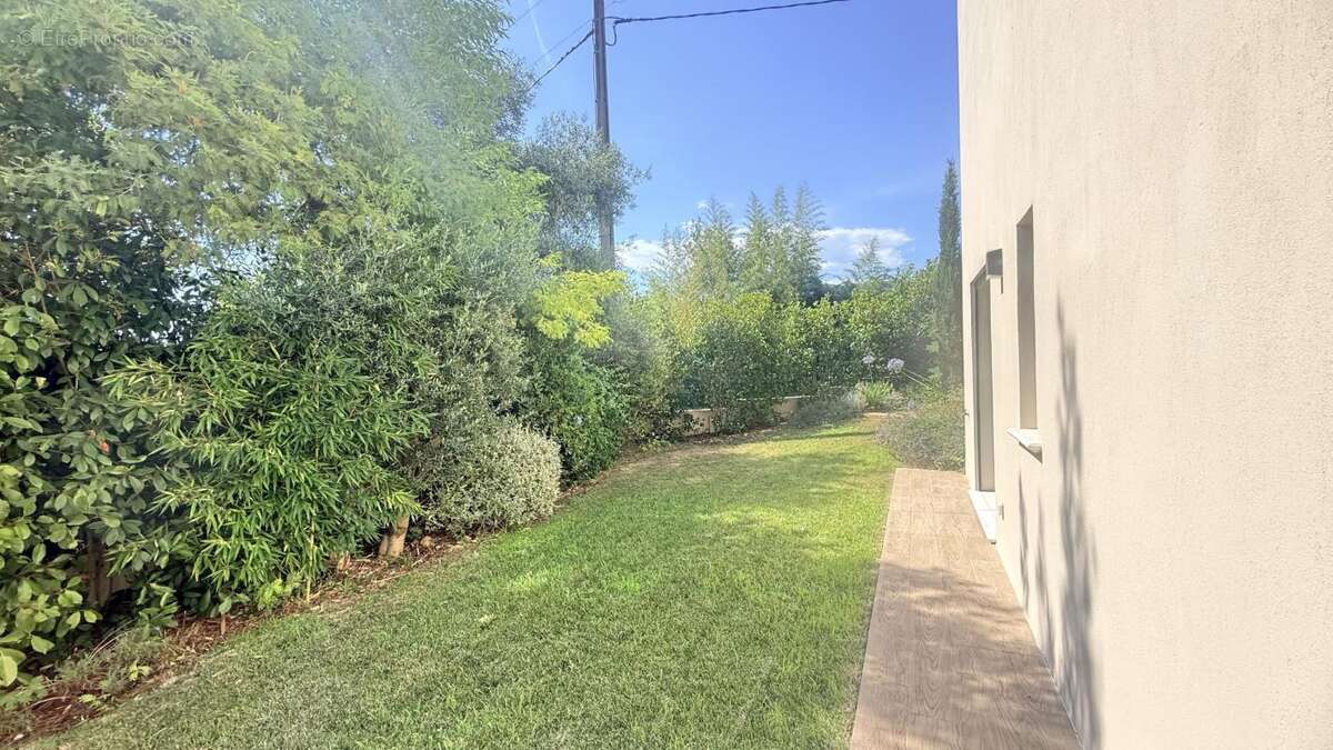 Villa 229M2 piscine terrain garage volume - photo 2
