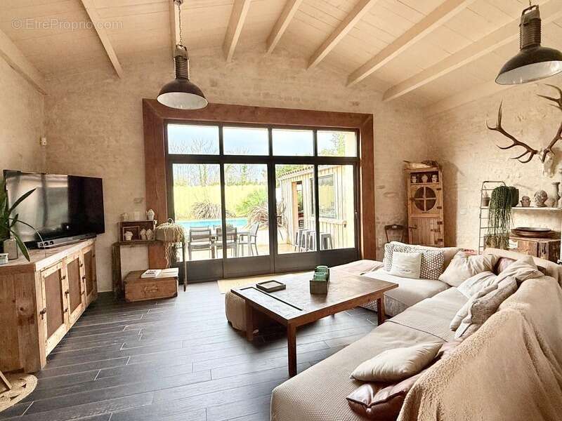 Maison à CROIX-CHAPEAU
