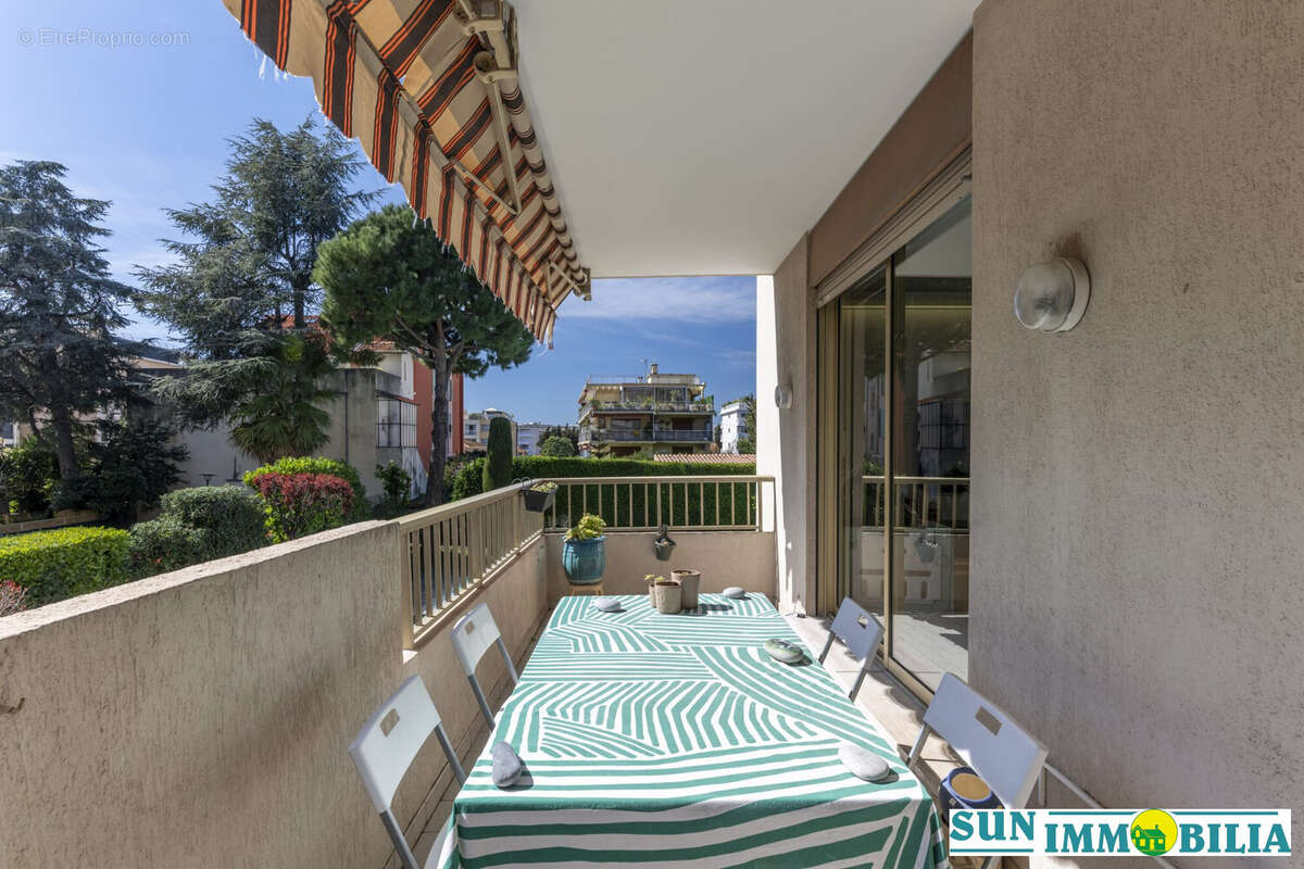 Appartement à SAINT-LAURENT-DU-VAR
