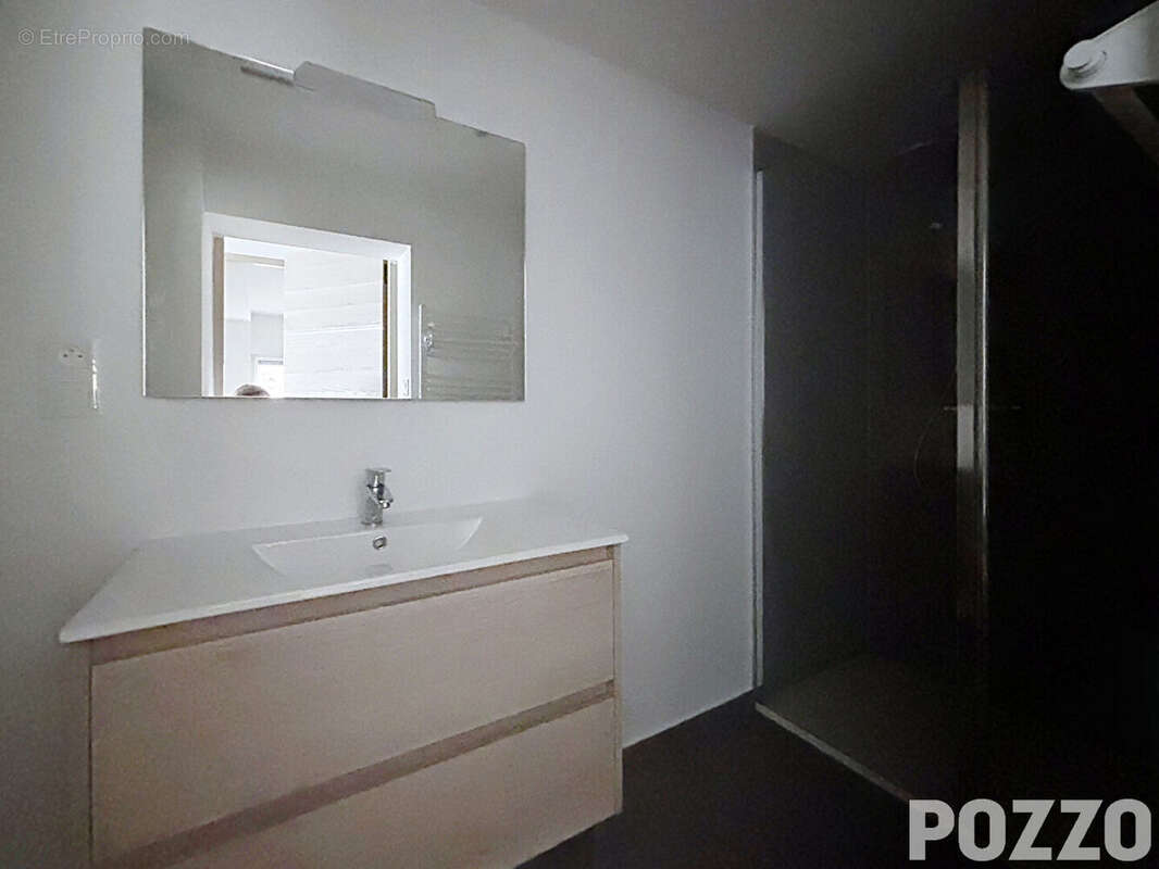 A Vendre - Avranches centre - Appartement rez-de-chaussée - 5 pièce(s) 137,64 m² - terrasse et parking - photo 12