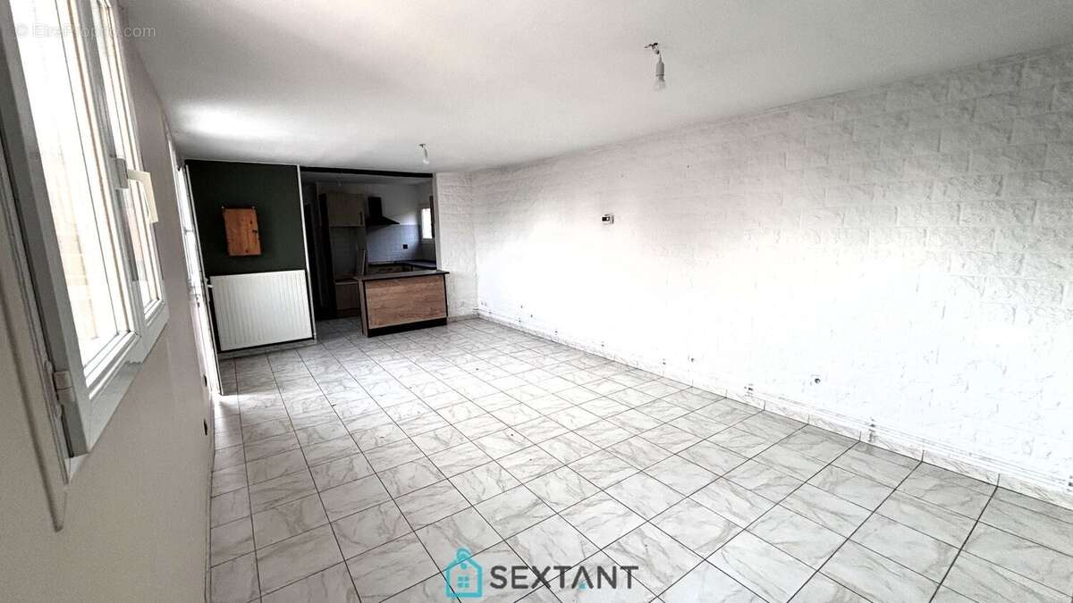 Maison à LA HARENGERE