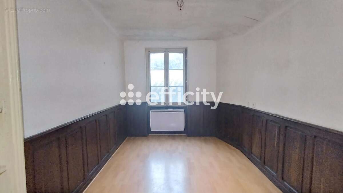 Maison à AIGUEPERSE