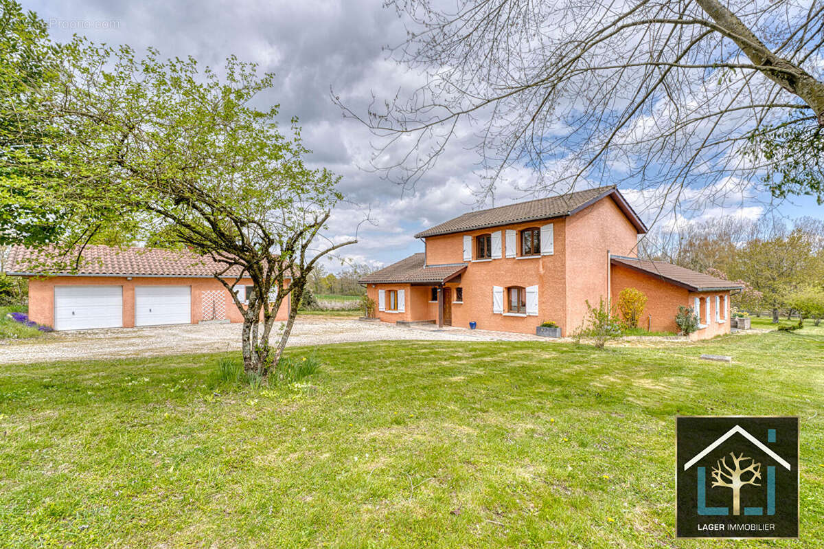 Maison  Faramans avec magnifique terrain et plan d'eau - photo 2