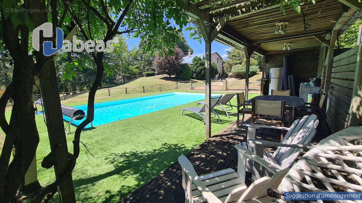 À 45 min de Lyon – Maison d’architecte unique de 330m², 6 chambres, avec piscine 10x5 au cœur de 5 800 m² de parc arboré - photo 4