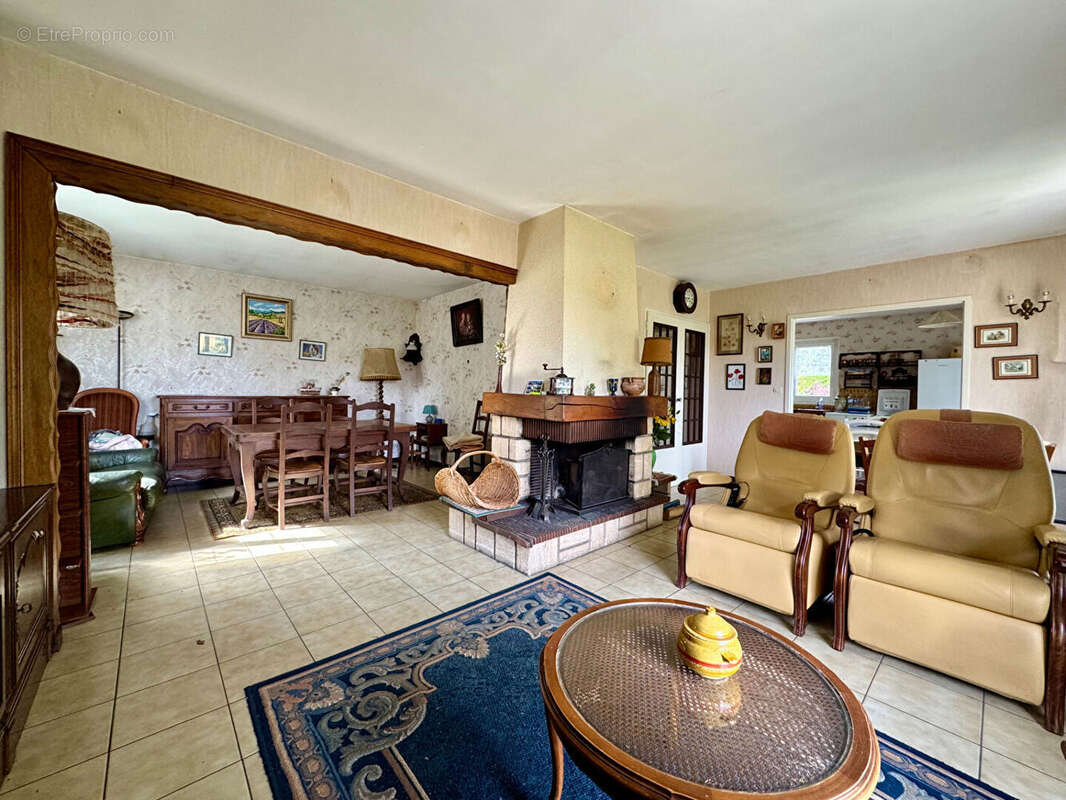 Maison à FRANQUEVILLE-SAINT-PIERRE