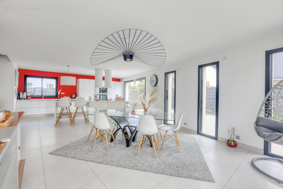 Maison à FRANQUEVILLE-SAINT-PIERRE