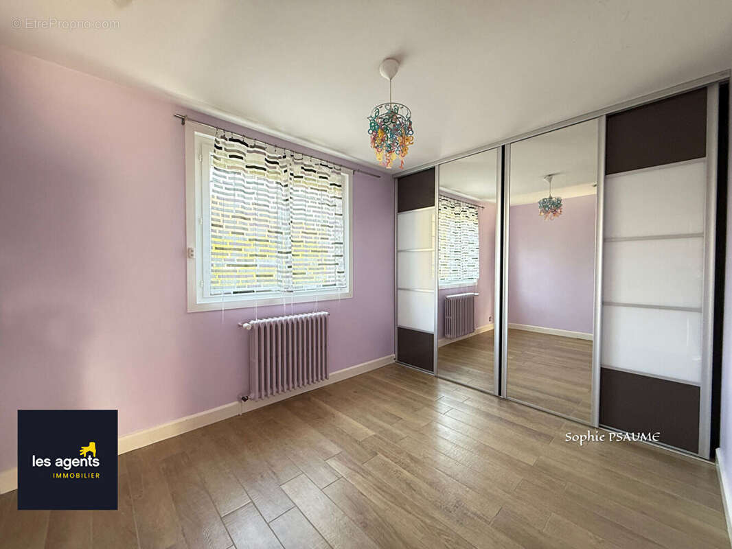 Maison à NEUFCHATEAU